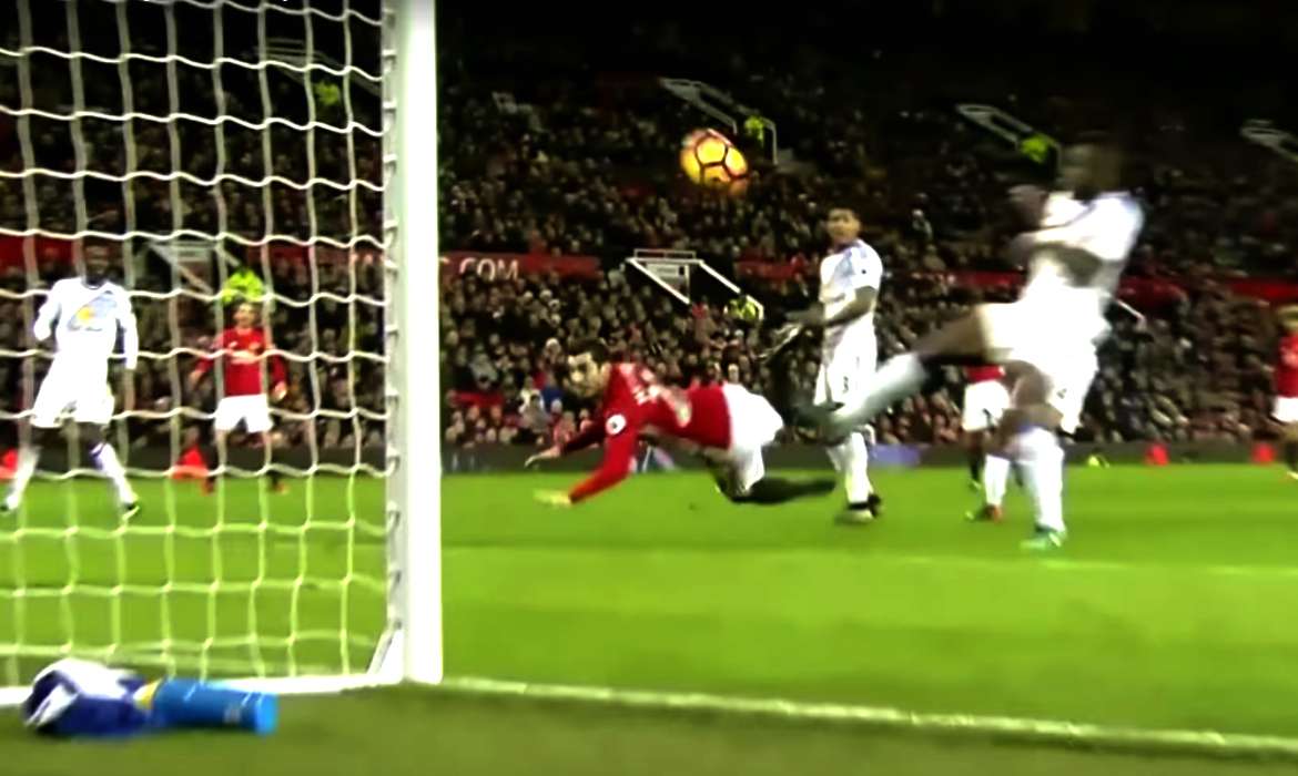 but coup du scorpion Henrikh Mkhitaryan manchester united sunderland