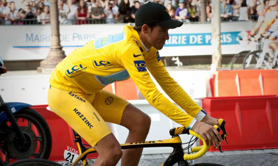 alberto contador maillot jaune tour de france 2009