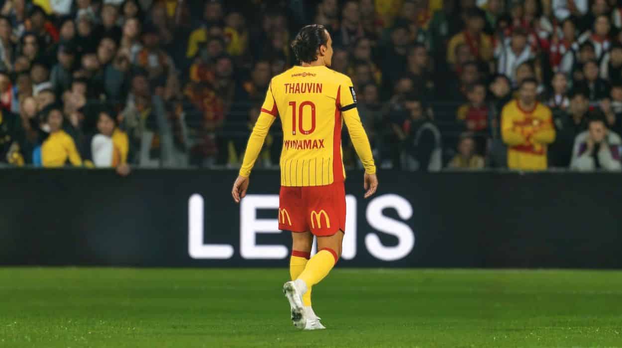 RC Lens : « Thauvin est meilleur que Kang-in Lee et Mbaye au PSG »