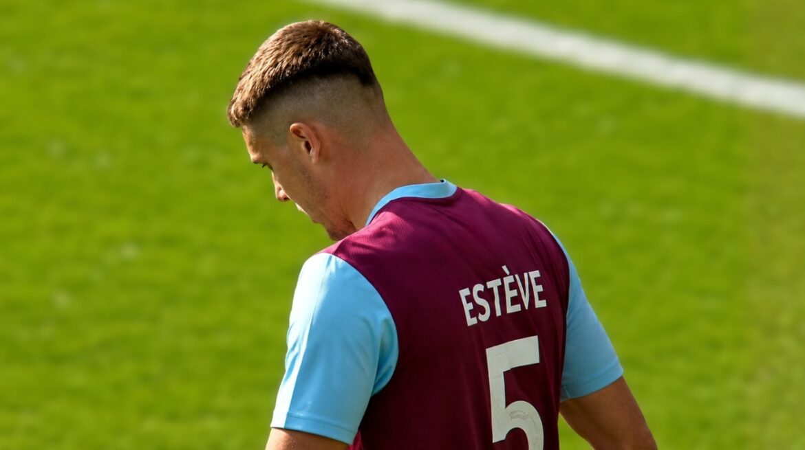 Maxime Estève (Burnley FC)